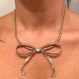 Like New Flirty Statement Necklace